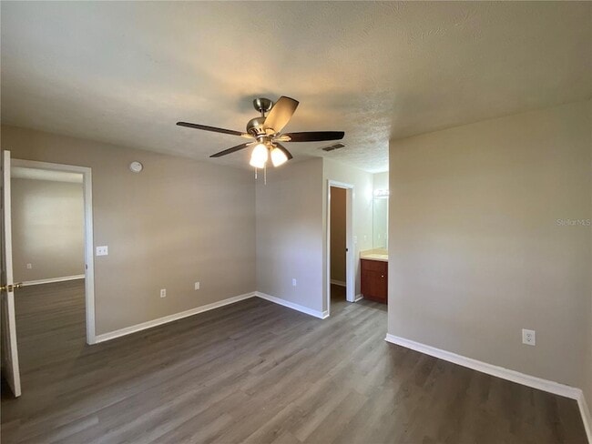 Building Photo - 5890 SE 119th Pl