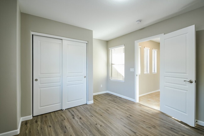 Building Photo - 24616 N 65th Ave