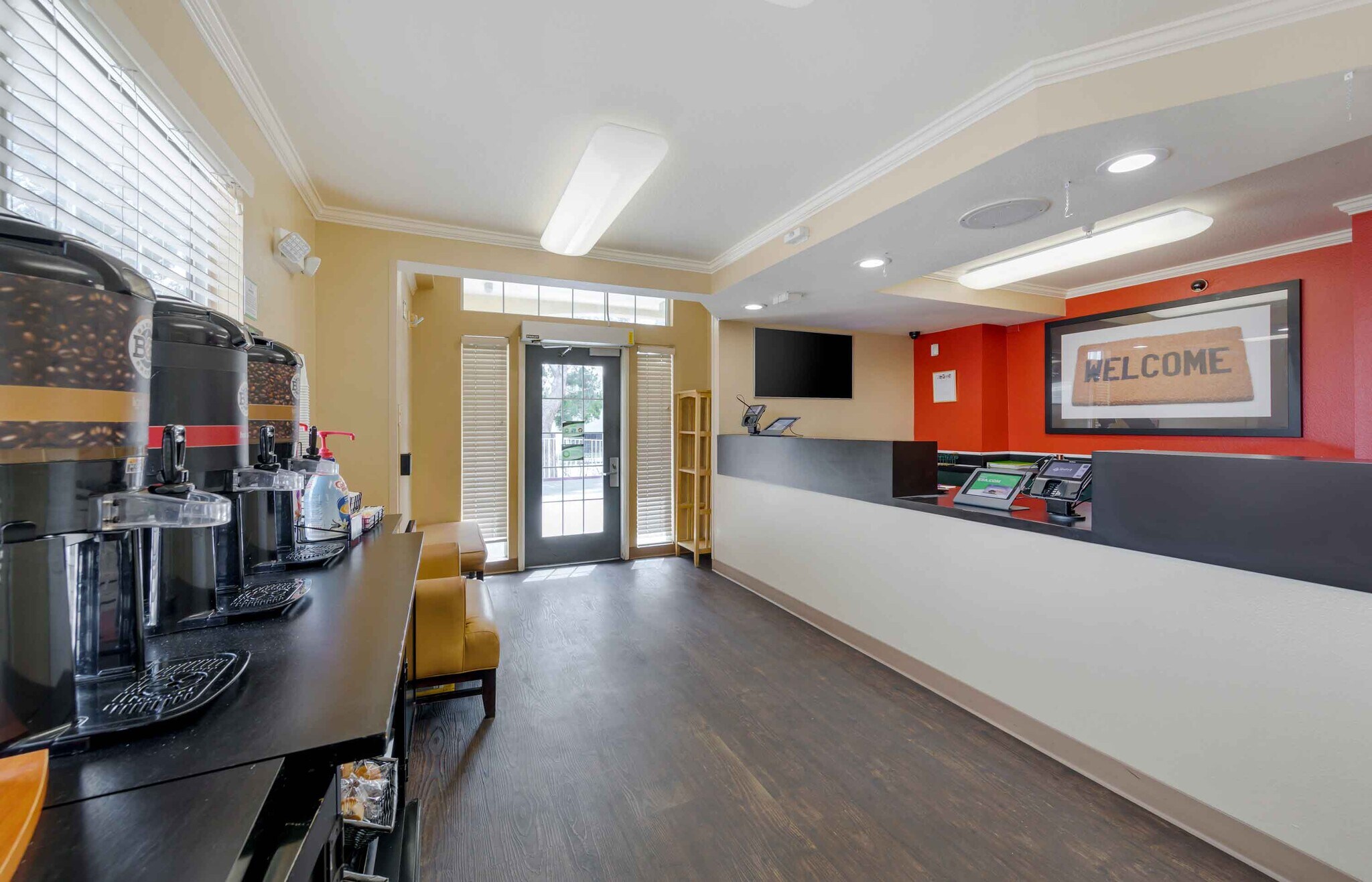 Building Photo - Furnished Studio-Los Angeles - LAX Airport - El Segundo