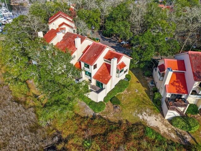 Building Photo - Premier Marina Cove end unit!!   Coastal Lifestyle at its BEST!!