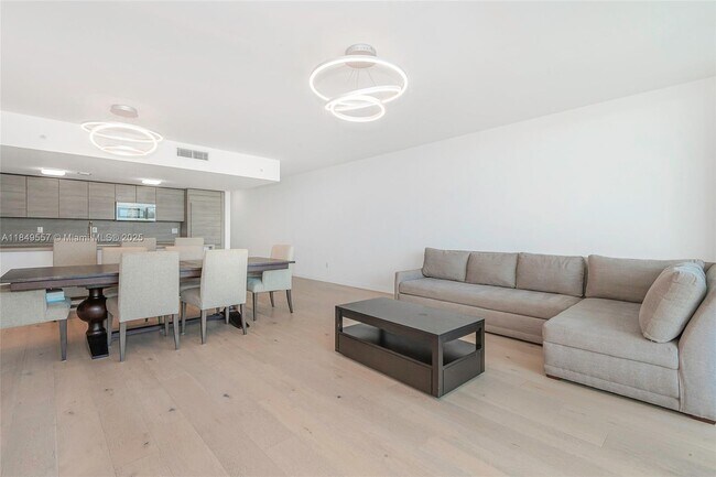 Building Photo - 400 Sunny Isles Blvd