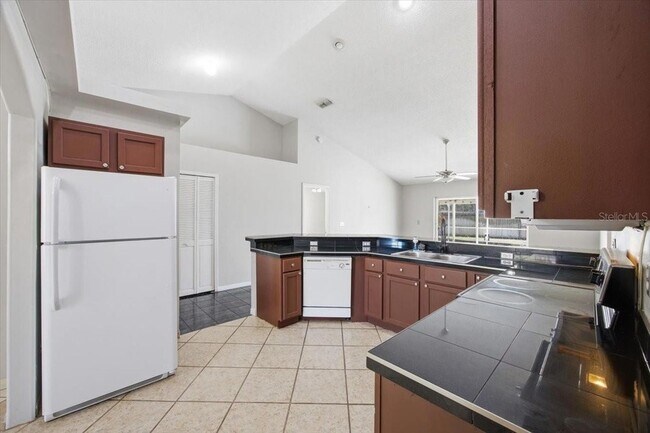 Building Photo - 364 Nevada Loop Rd