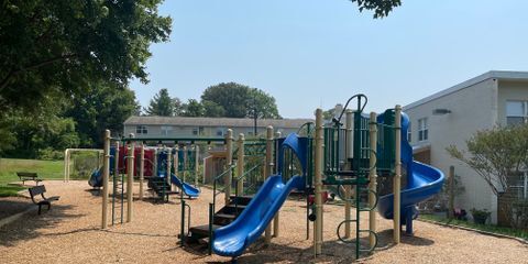 Building Photo - Montessori Living