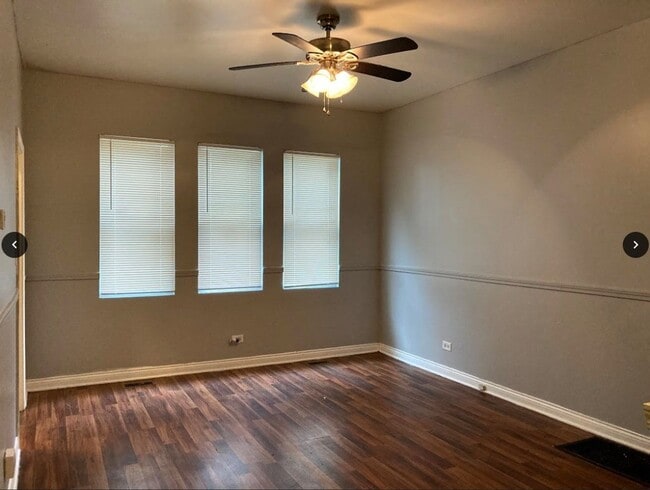 Building Photo - 9220 S Manistee Ave