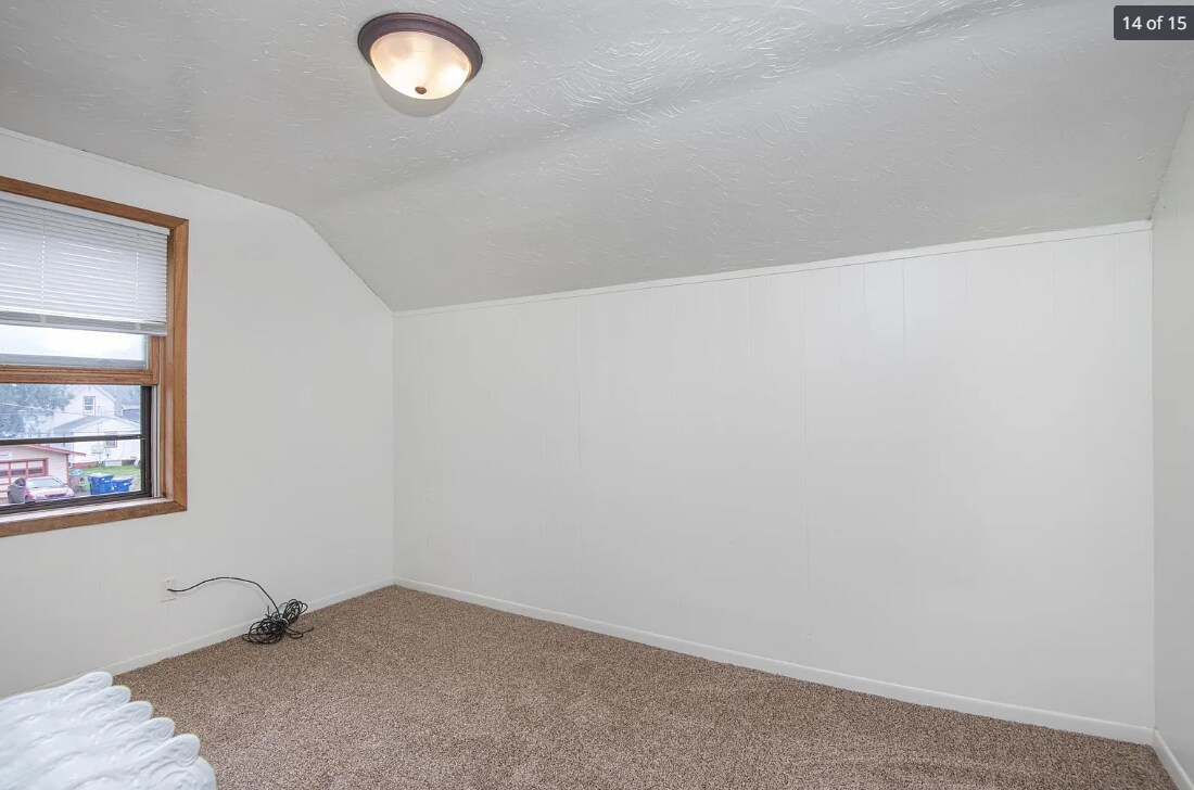 Room3 - 620 8th Ave S