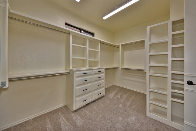 Building Photo - 1109 Irvine Dr