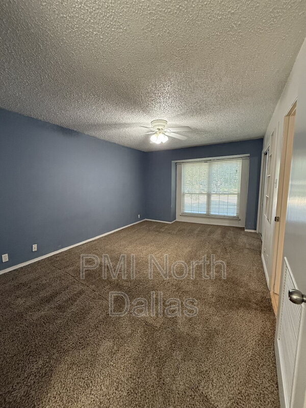 Building Photo - 7904 Royal Ln