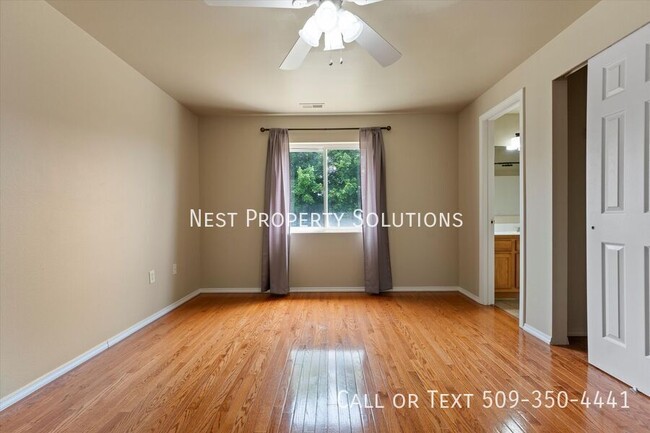 Building Photo - 1613 Pirate Ln