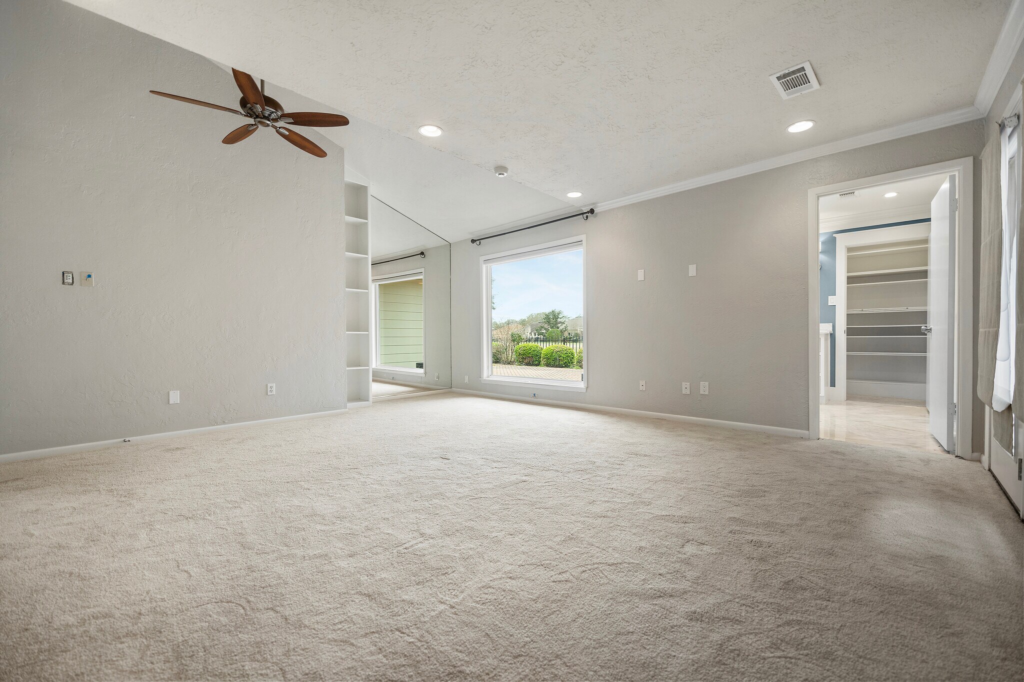 Building Photo - 534 Fox Briar Ln