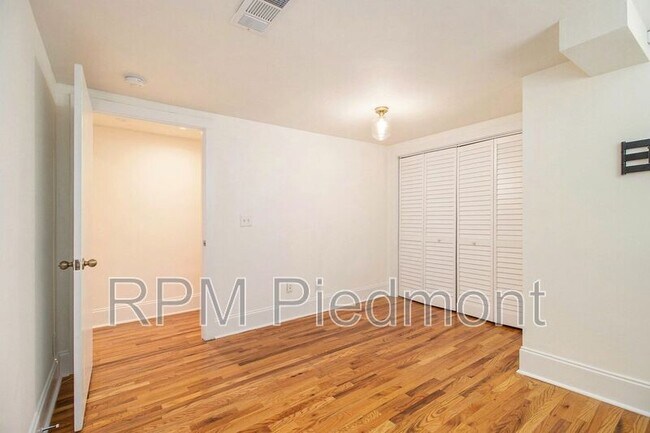 Building Photo - 741 Frederica St NE