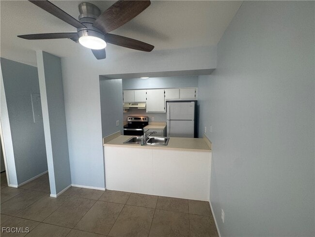 Building Photo - 13115 Feather Sound Dr