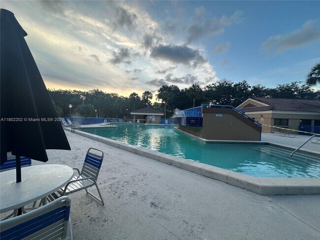 Building Photo - 15489 N Miami Lakeway