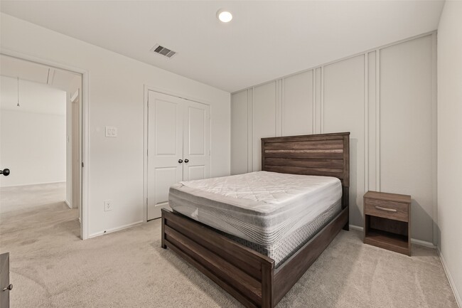 Building Photo - 1307 Vincente Ct