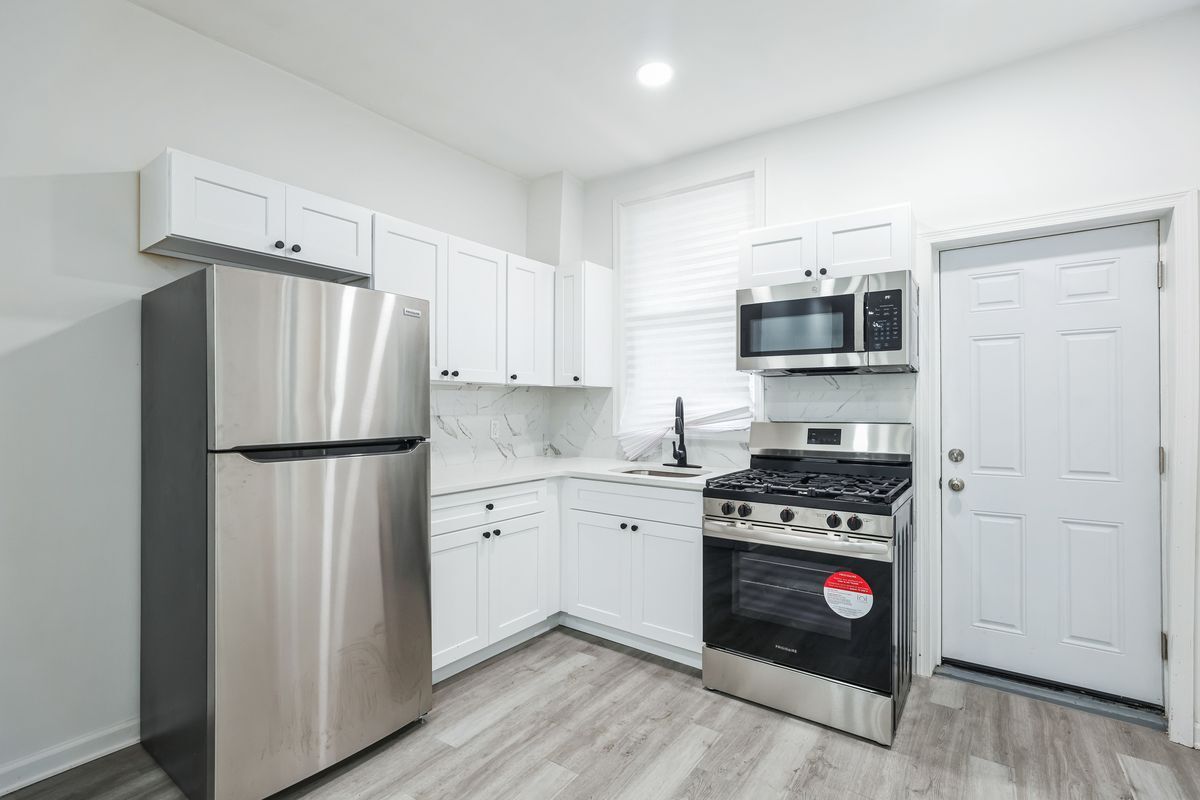 Building Photo - 5540 Harmer St