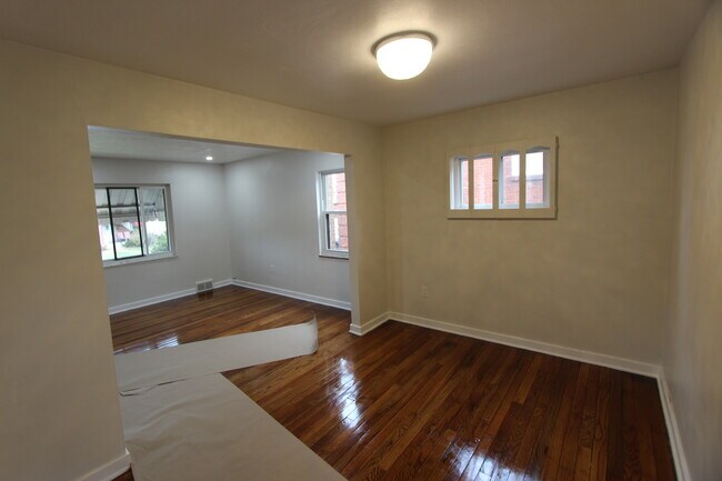 Building Photo - 4511 Main St