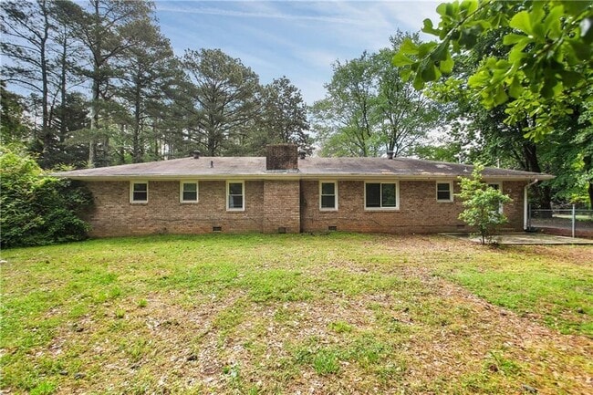 Building Photo - 2729 Lanier Dr