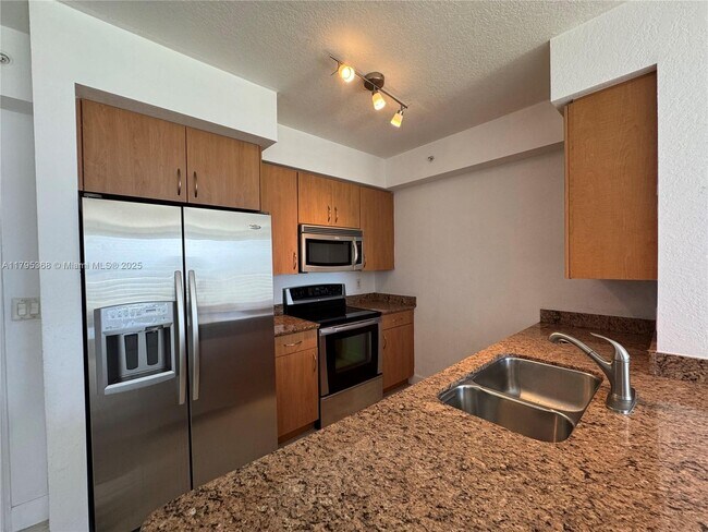Building Photo - 1830 Radius Dr