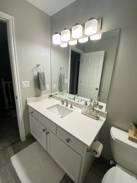 Building Photo - 865 N 500 W