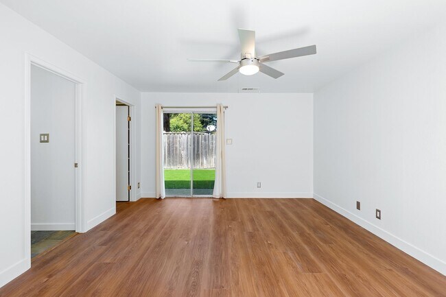 Building Photo - 4 bed/ 3 bath Single-Family Home in North Napa