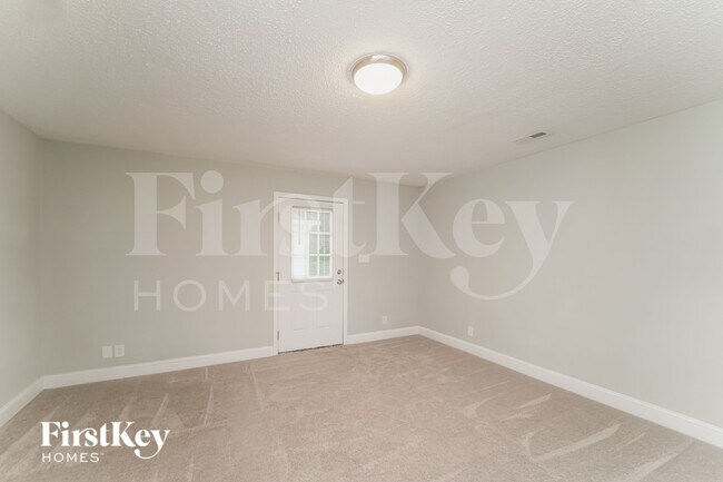 Building Photo - 2521 Skyland Dr