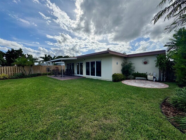 Building Photo - 1780 NW 39th Pl