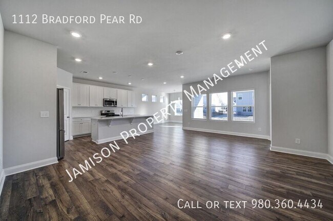 Building Photo - 1112 Bradford Pear Rd