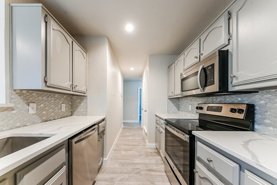 Building Photo - 1330 Heather Run Dr