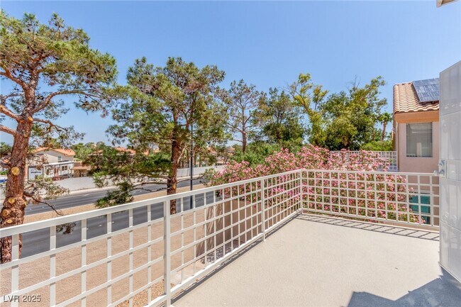 Building Photo - 3030 Cooper Creek Dr