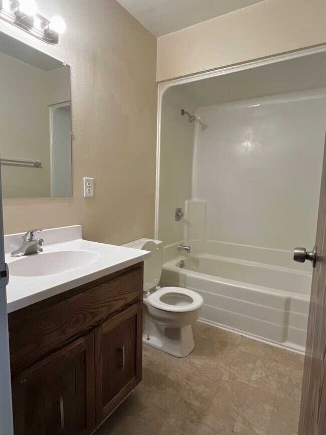 Bathroom - 750 S 4th St