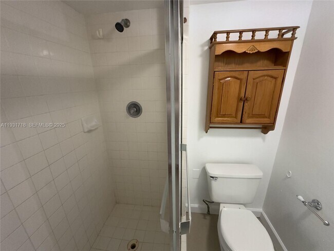 Building Photo - 2629 SE 19th Ct