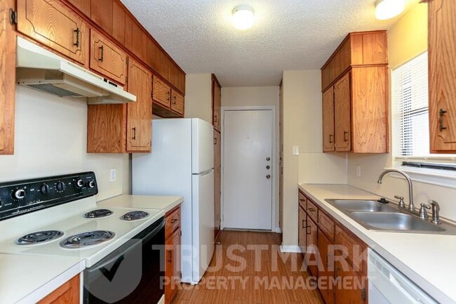 Building Photo - 4506 Lago Cir