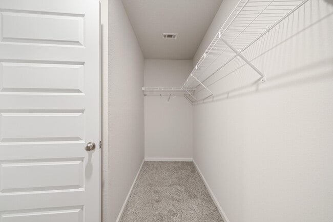 Building Photo - 526 Mary Lou Way