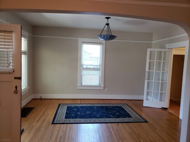 Dining area - 4125 SE Gladstone st