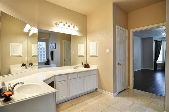Building Photo - 4561 Risinghill Dr