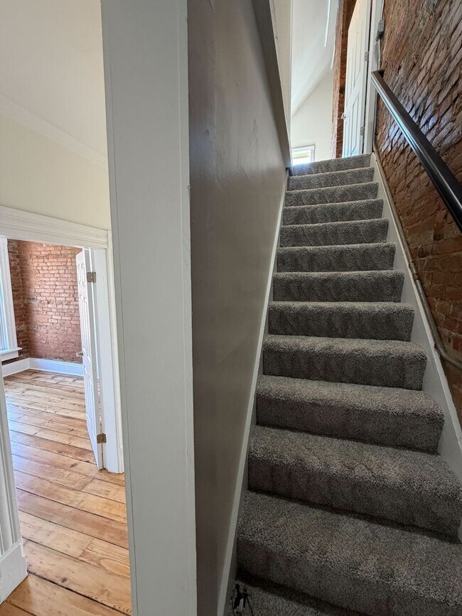 Building Photo - Fully Renovated 3BR/1.5 Bath in Olde Towne East!