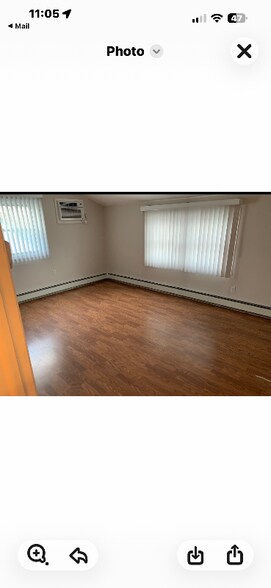 Building Photo - 2 Carriage Ln