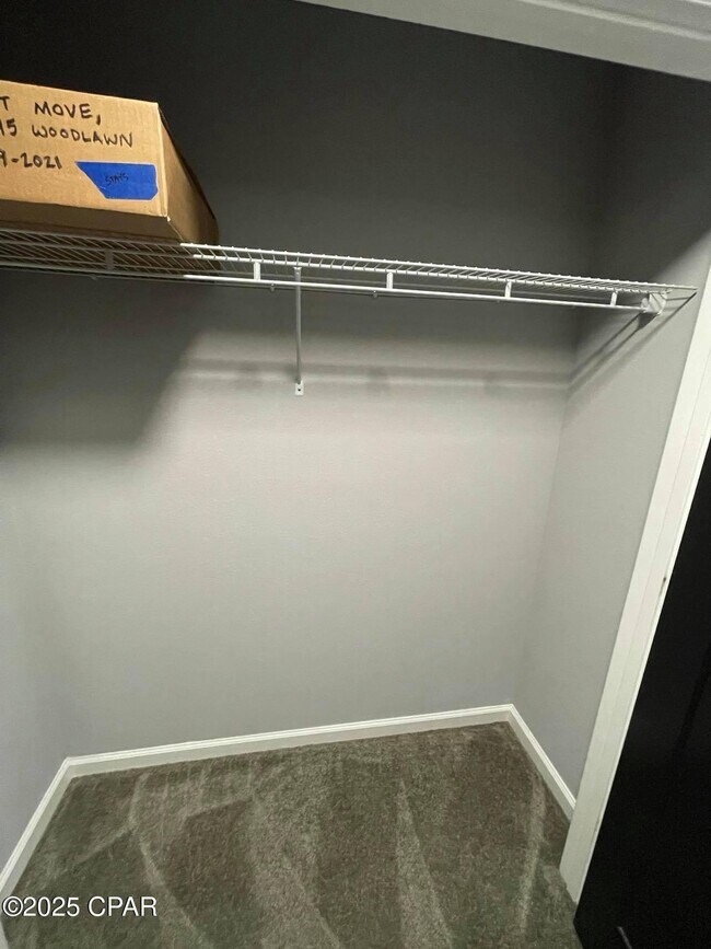 Building Photo - 245 Woodlawn Ct