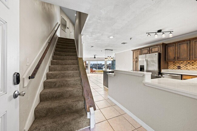 Building Photo - Brooks Landing