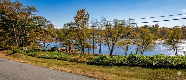 Building Photo - 428 Ingleside Dr