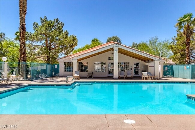 Building Photo - 8027 Teresita Ave