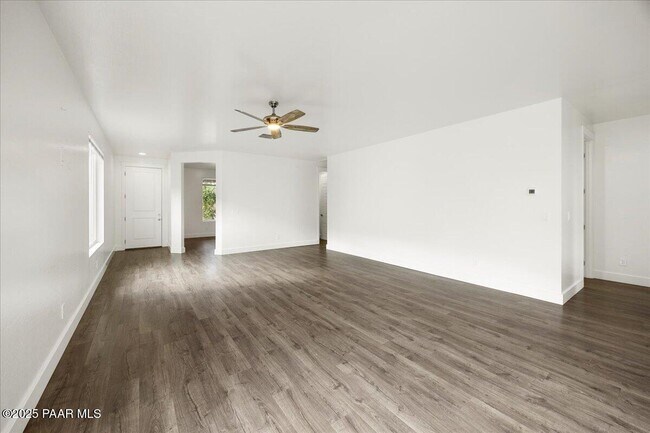 Building Photo - 1643 Stratford Pl