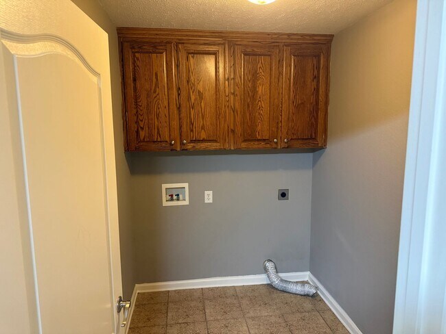 Building Photo - 2403 Lancashire Ln