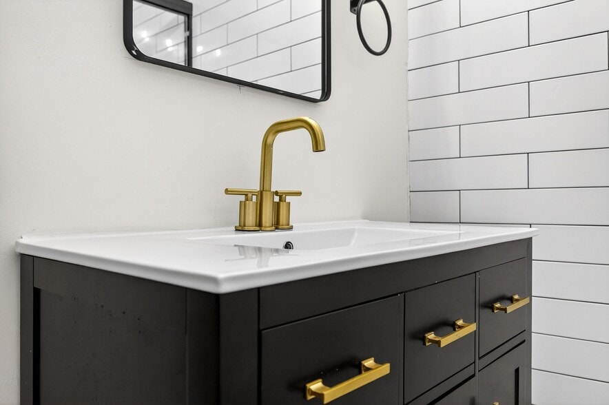 Building Photo - 3326 E Overlook Rd