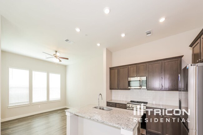 Building Photo - 106 Hampton Ct
