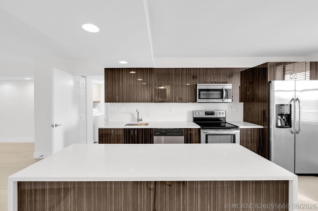 Building Photo - 2768 Carambola Cir S