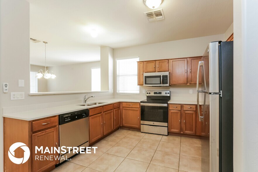 Building Photo - 5158 W Illini St