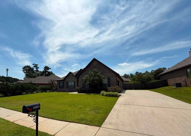 Building Photo - 12001 Squirrel Dr