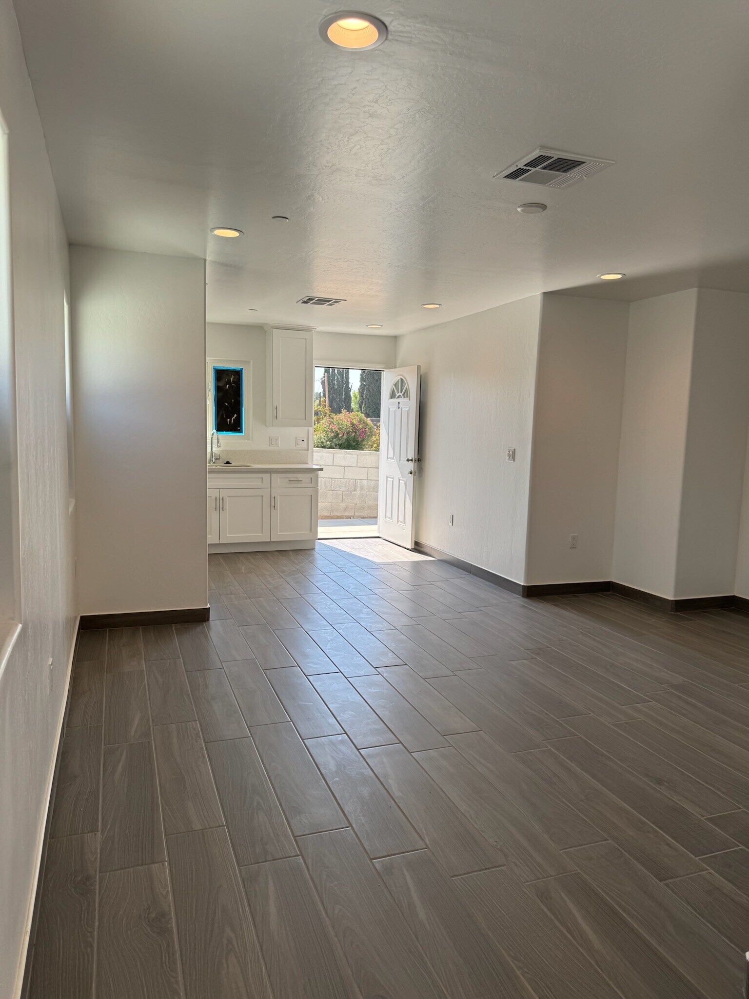 Living Space - 1128 Jefferson St