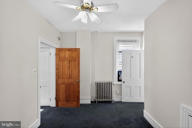 Building Photo - 459 Martin St