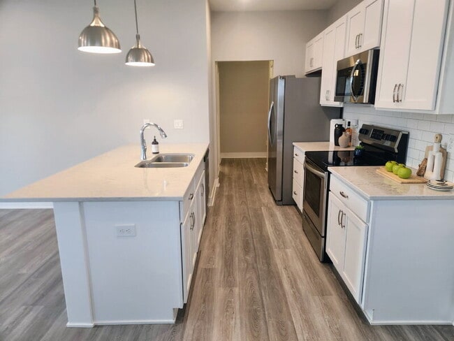 Building Photo - 2728 Yordi Dr